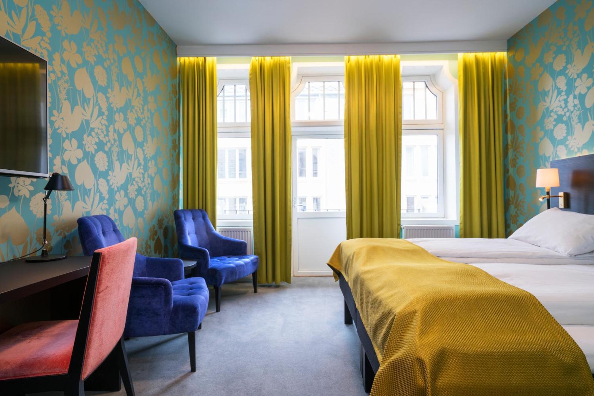 Twin Room,1765184151:JPEG